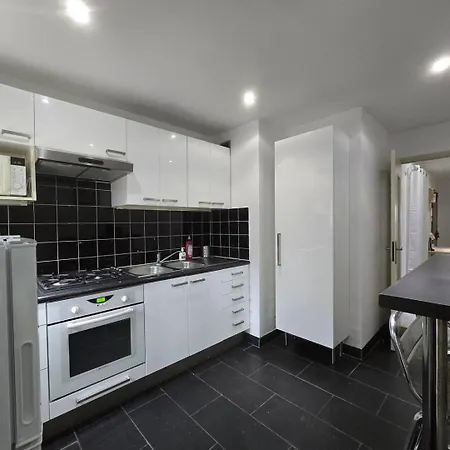 Large T2 50m From The Beaches *