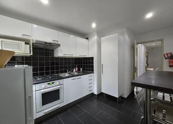 Large T2 50m From The Beaches *